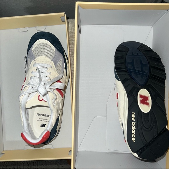 •SOLD• New balance 990 v6 - Picture 5 of 6